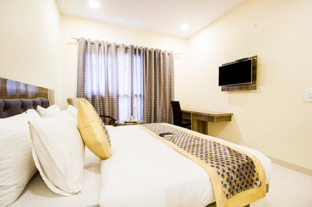 דלהי Fabhotel Signature Cyber Park מראה חיצוני תמונה