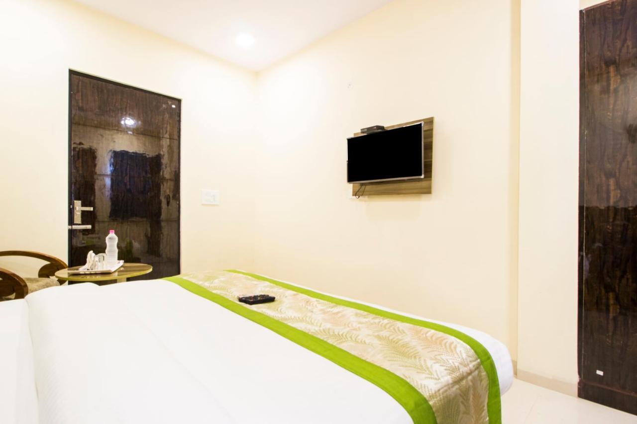 דלהי Fabhotel Signature Cyber Park מראה חיצוני תמונה