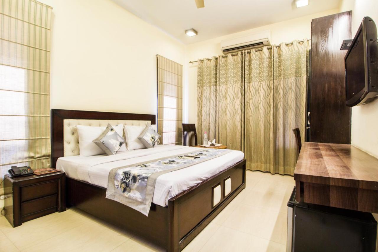 דלהי Fabhotel Signature Cyber Park מראה חיצוני תמונה