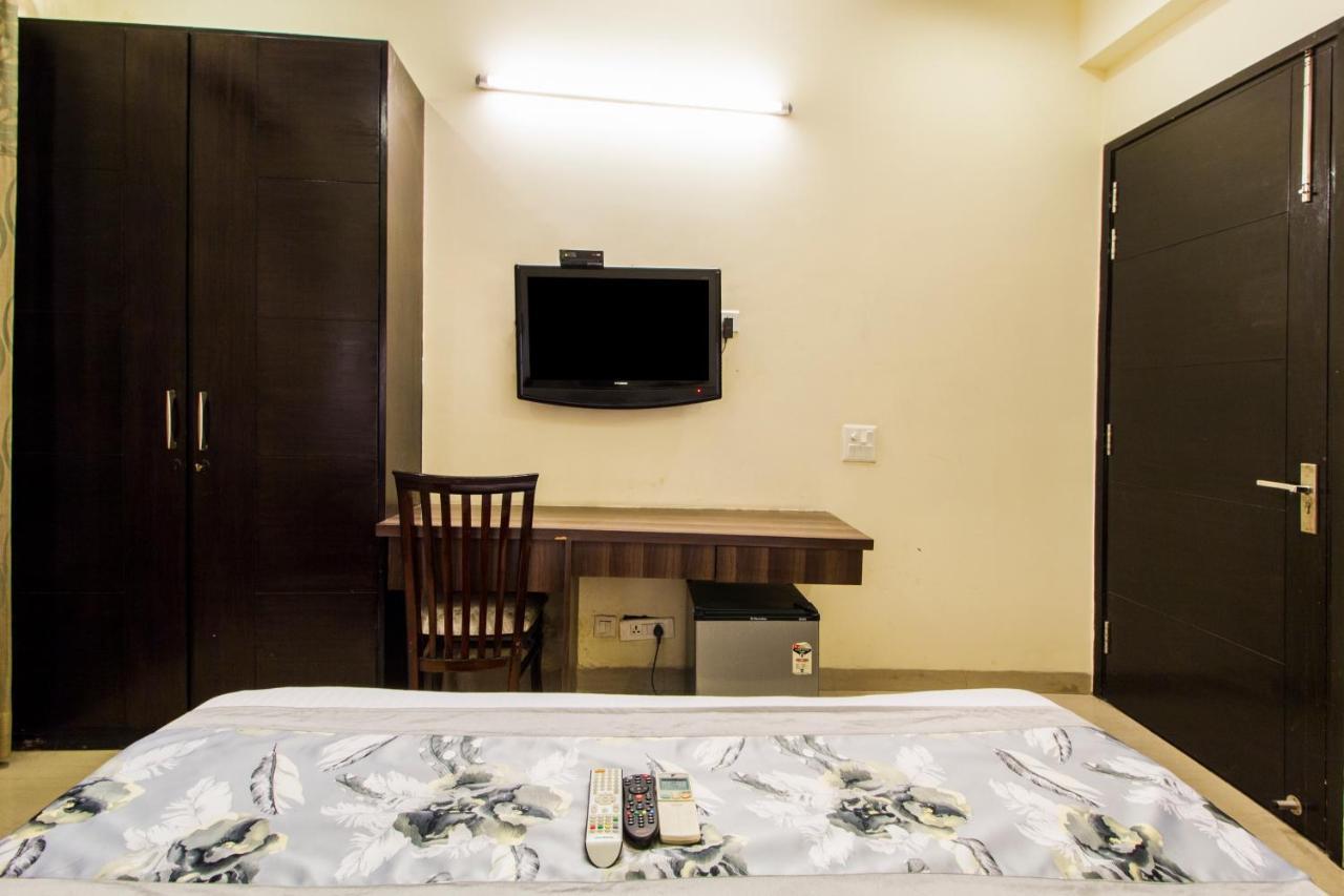 דלהי Fabhotel Signature Cyber Park מראה חיצוני תמונה